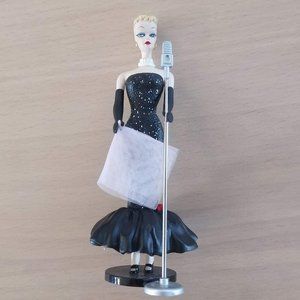 1995 Hallmark Solo in the Spotlight Barbie #2